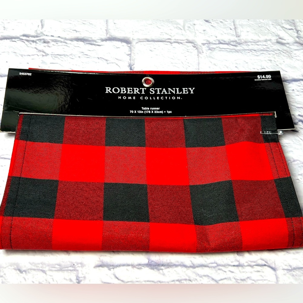 Robert Stanley Home Buffalo Plaid Christmas Table Runner, Holiday Table Runner